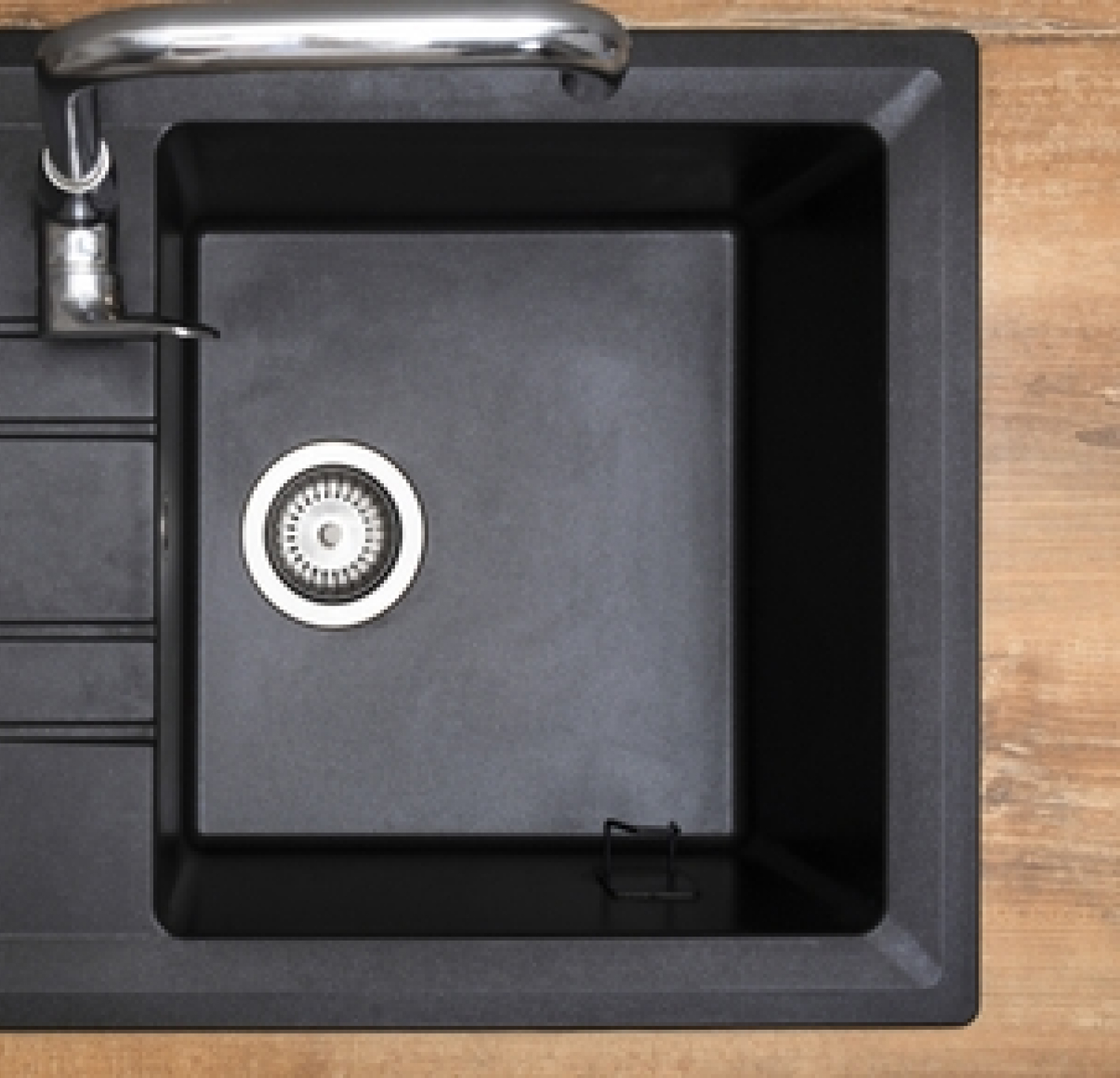 "Before and after bathroom deep cleaning service Aurora Colorado"